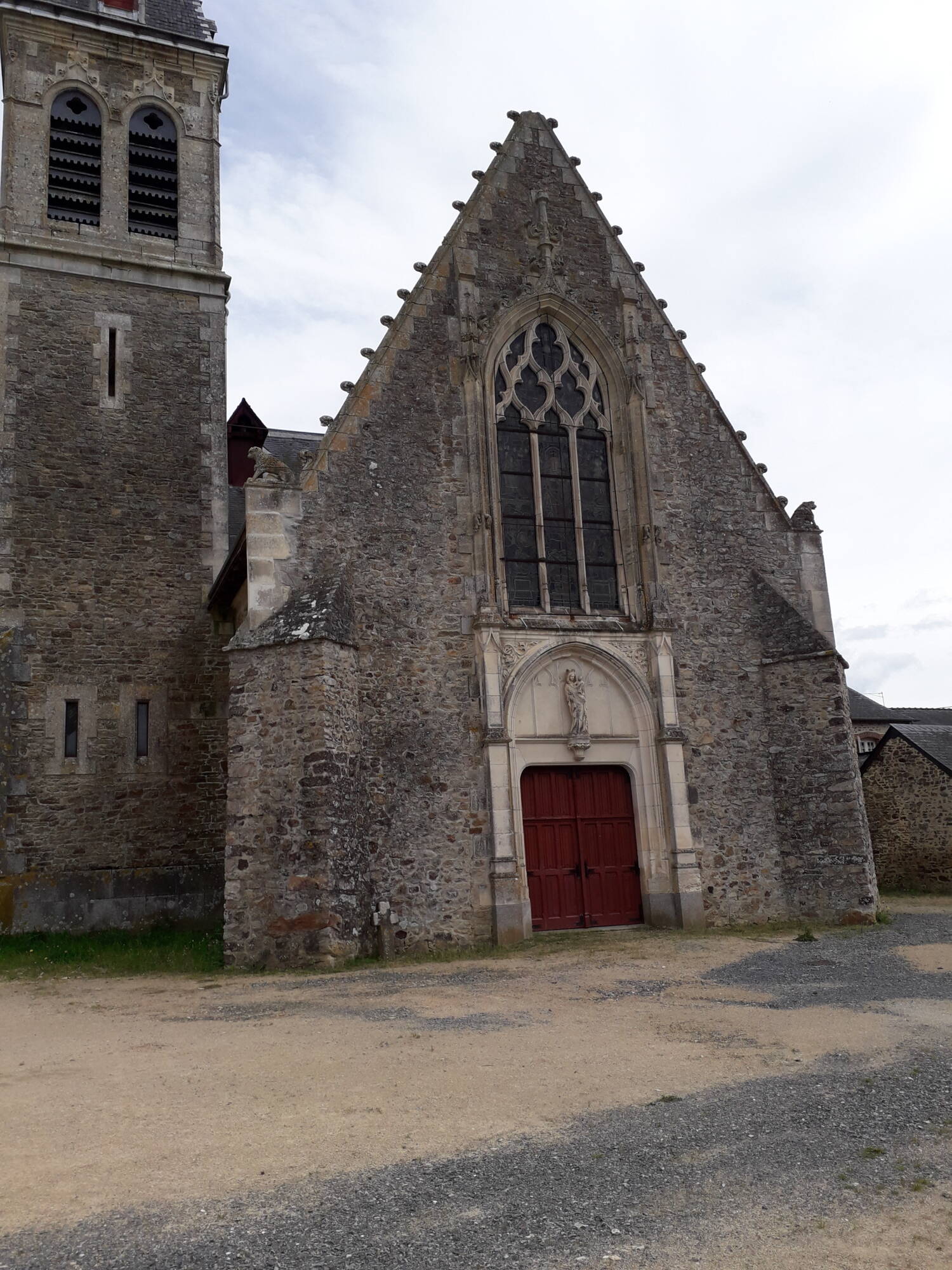 La Chapelle-Rainsouin (Mayenne) - Église Saint-Sixte