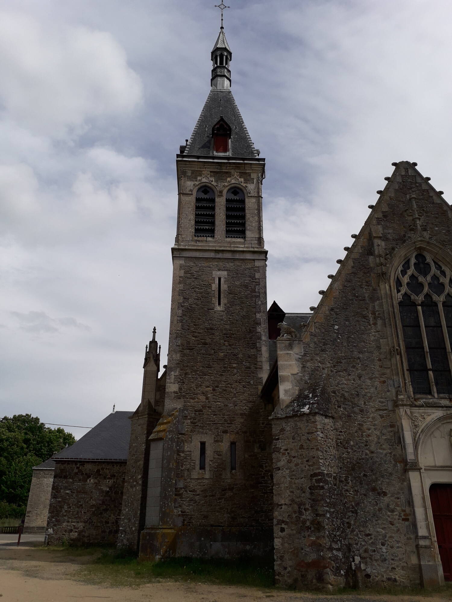 La Chapelle-Rainsouin (Mayenne) - Église Saint-Sixte