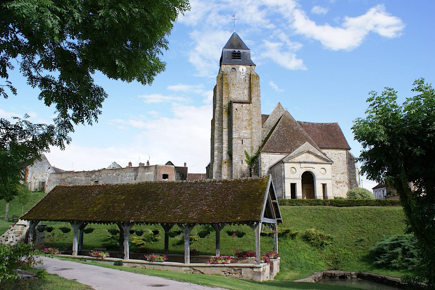 Thorigny-sur-Oreuse (Yonne) - Église Saint-Pierre-Saint-Paul