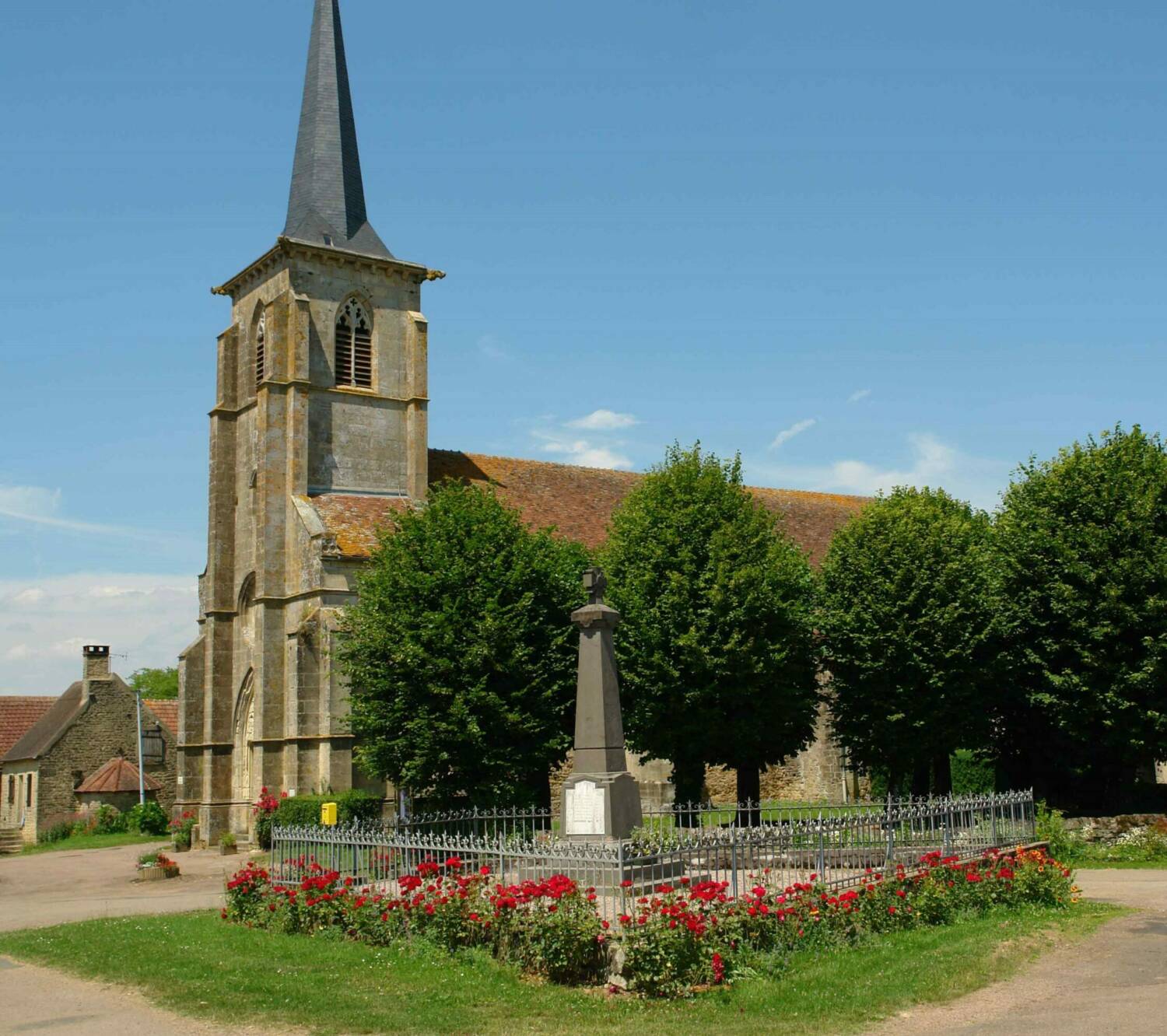 Neuilly (Nièvre) - église Saint-Martin